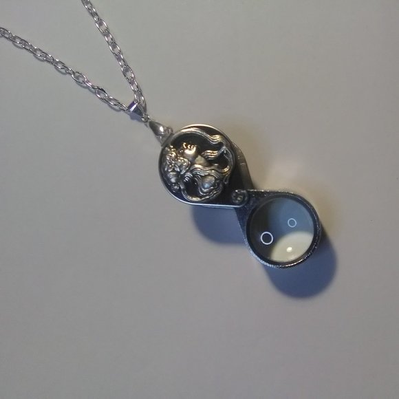 Magnifying Glass Art Nouveau Lady Face Loupe Pendant Necklace 20x - Picture 7 of 8